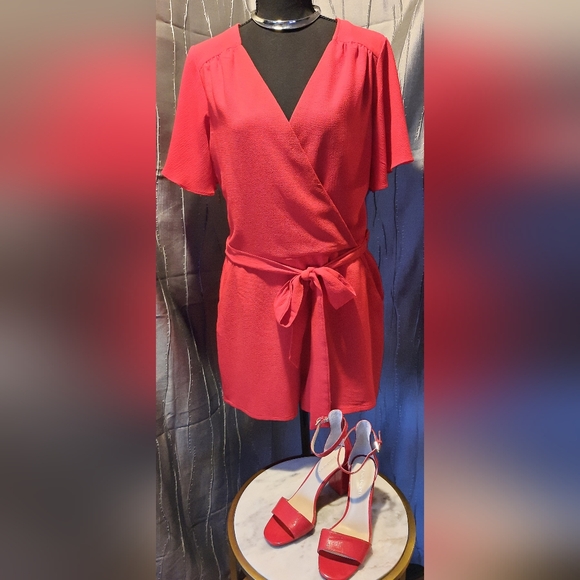 Premier Amour Faux Wrap Romper Shorts Jumpsuit Red Womens Size 10 - Picture 2 of 14